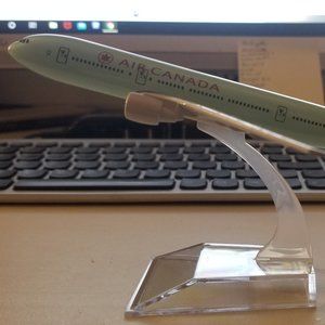 1/400th scale Die-cast Boeing 777 Air Canada